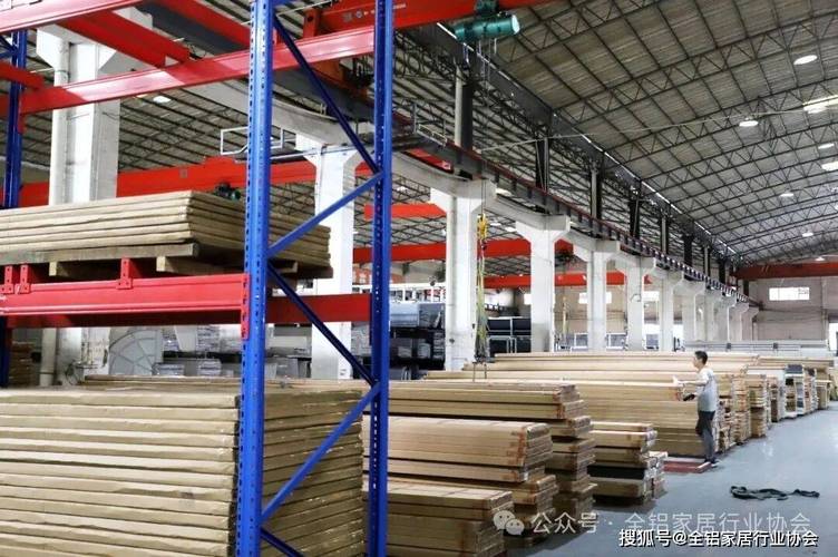 焊接整板與蜂窩板源頭工廠 解鎖“家無醛·更安全”的全鋁家居一站式解決方案